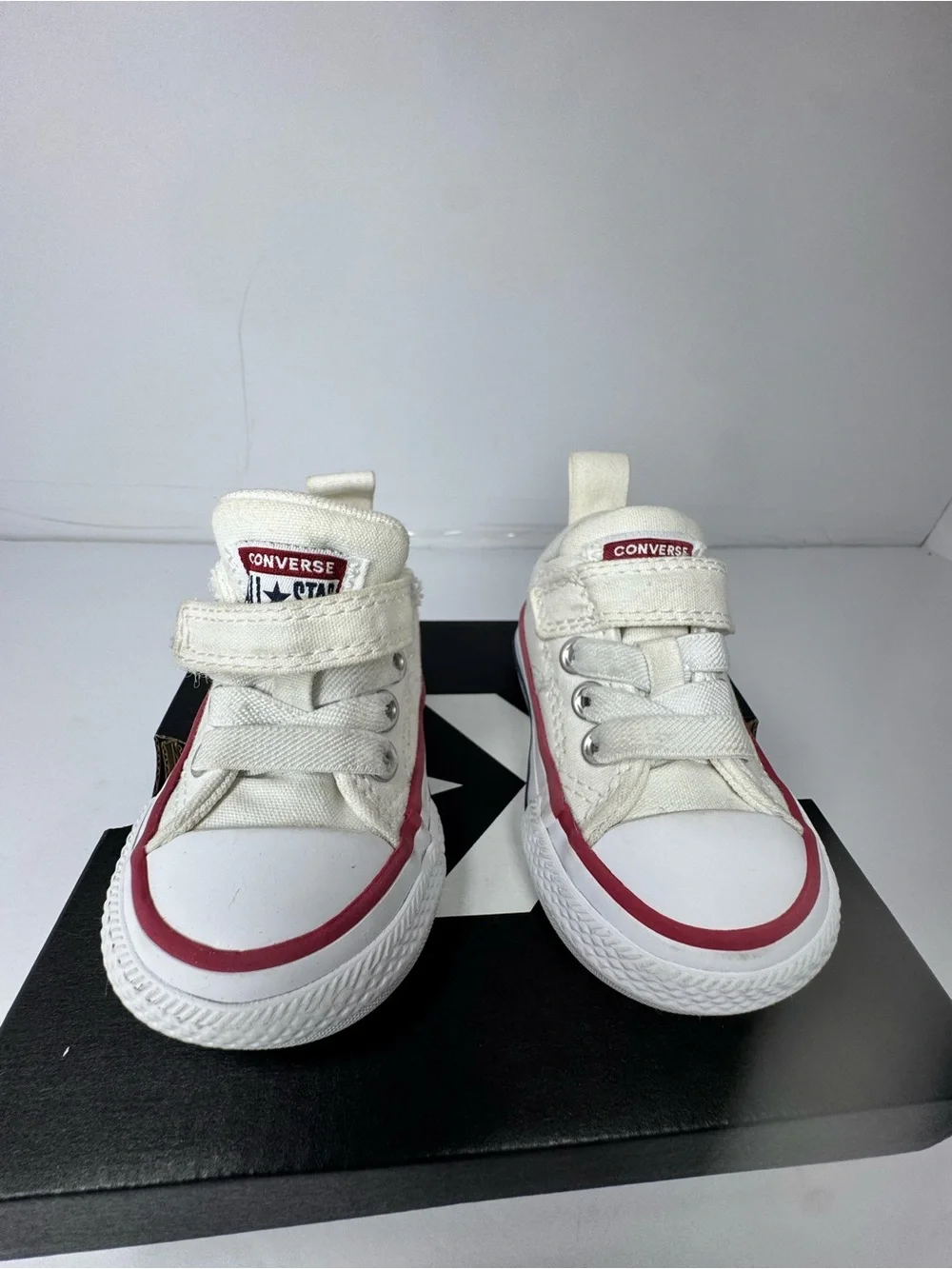 Converse All star toddler size 2 White Canvas Sneakers with Red & Navy Trim